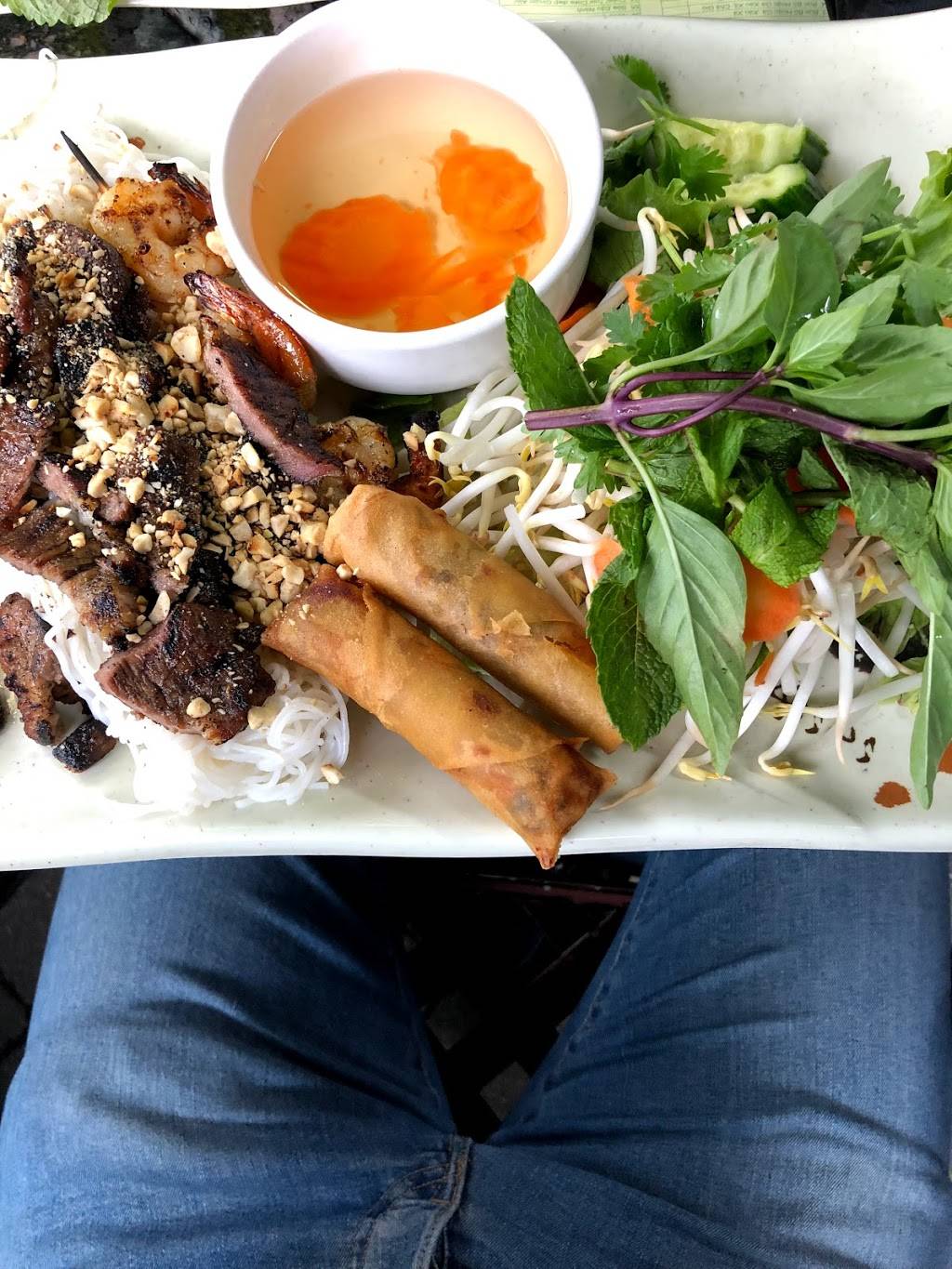 Pho Tay Ho | restaurant | 6414 Rue Saint-Denis, Montréal, QC H2S 2R7, Canada | 5142735627 OR +1 514-273-5627