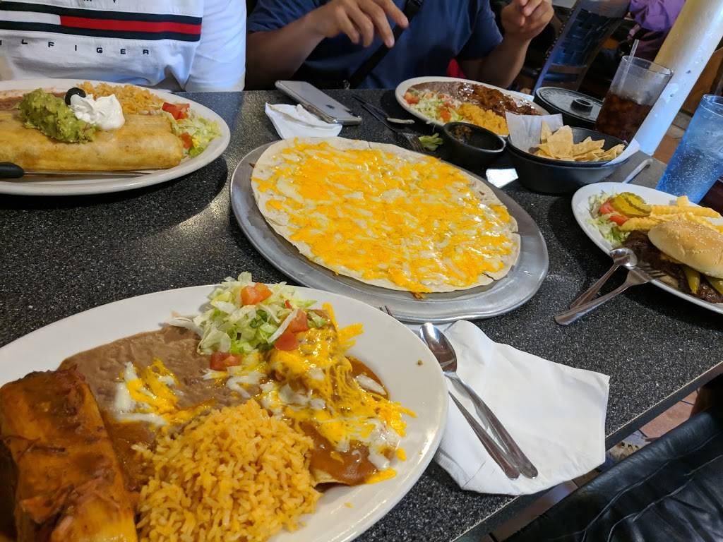 El Monte Restaurant | restaurant | 1726 12th St, Reedley, CA 93654, USA | 5596383332 OR +1 559-638-3332