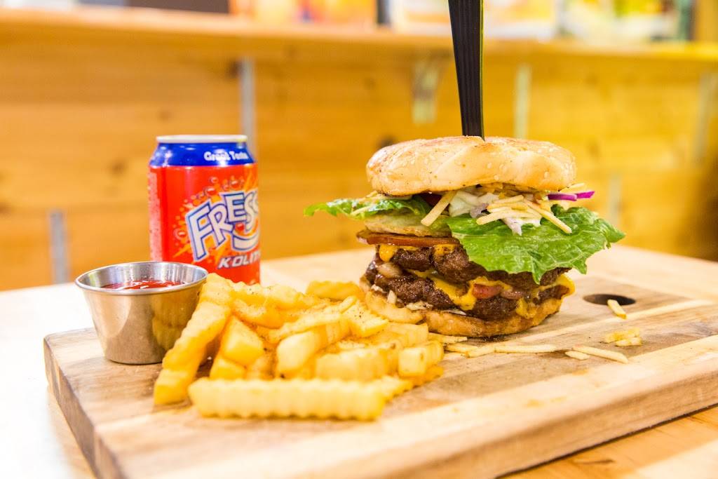 Arepas Bee | restaurant | 13412 Jefferson Davis Highway, (Inside Beehive Playground), Woodbridge, VA 22191, USA | 7039107108 OR +1 703-910-7108