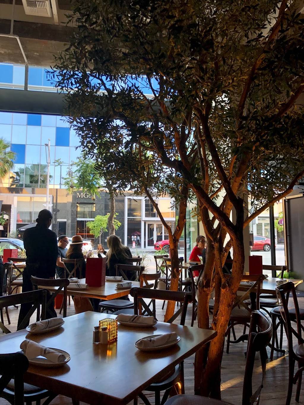 Cantina Frida | restaurant | 252 N Beverly Dr, Beverly Hills, CA 90210, USA | 3102856666 OR +1 310-285-6666