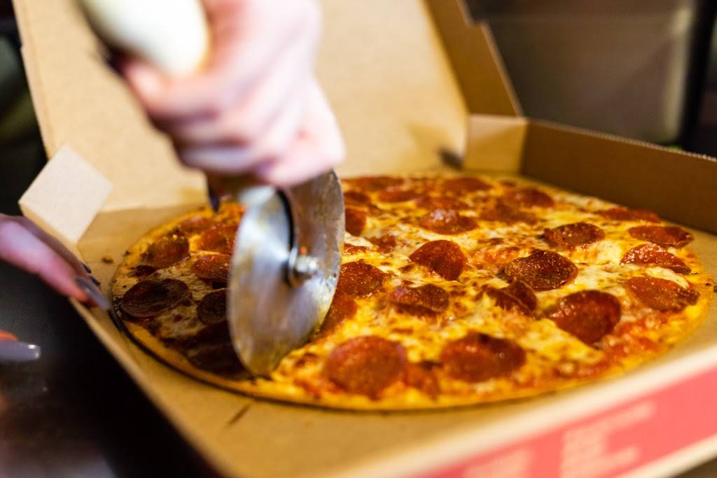 Foxs Pizza Den | restaurant | 1233 N Eastman Rd, Kingsport, TN 37664, USA | 4232300070 OR +1 423-230-0070