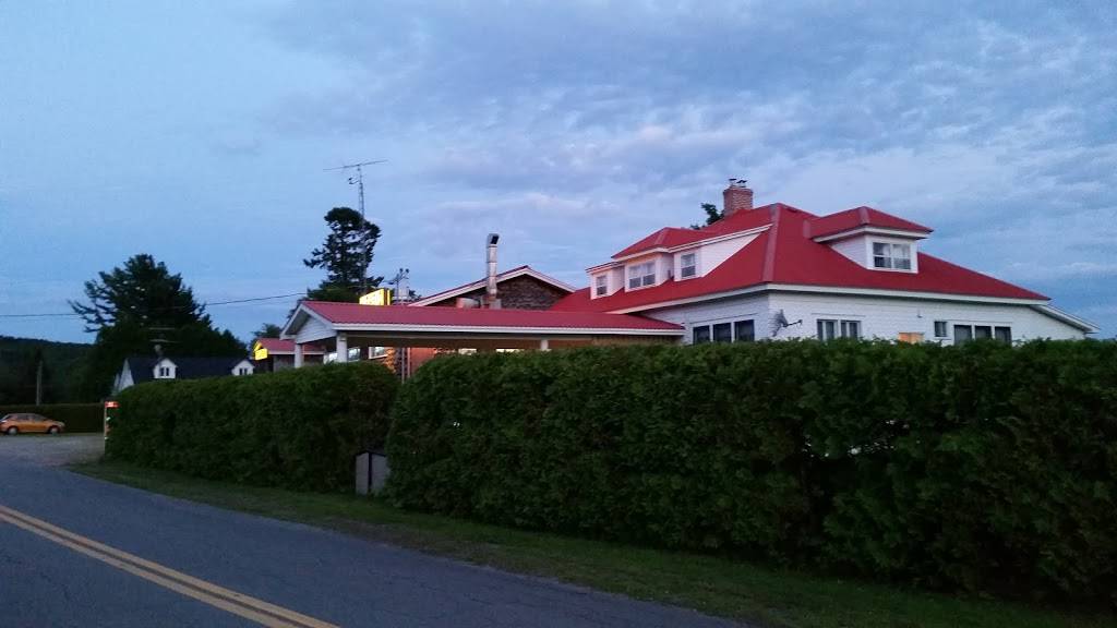 Restaurant J-Bar-C Steak House | restaurant | 55 Chemin Côté, Coaticook, QC J1A 2S4, Canada | 8198494309 OR +1 819-849-4309