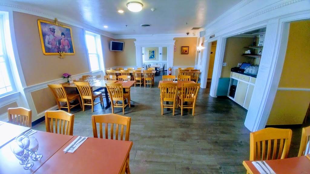 White Coconut Thai Restaurant | restaurant | 211 Middlesex Turnpike, Burlington, MA 01803, USA | 7813651436 OR +1 781-365-1436