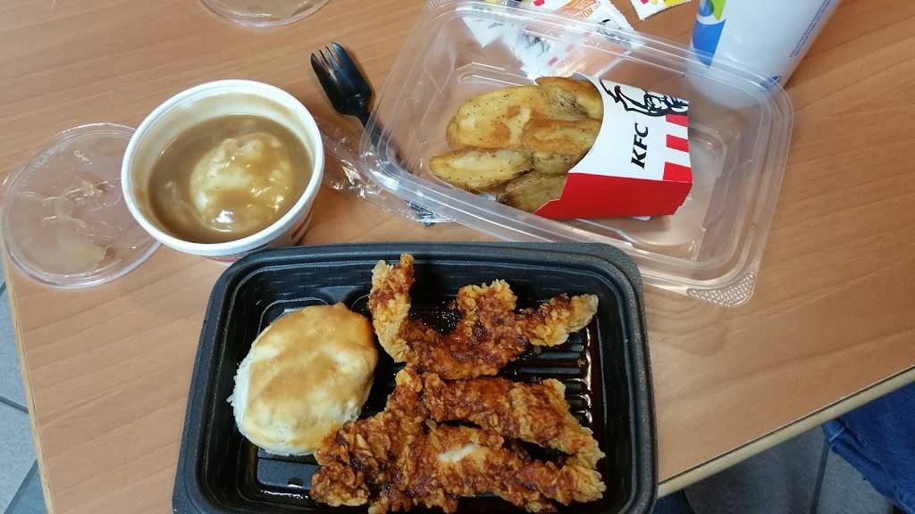 KFC | restaurant | 5650 Hedge Lane Terrace, Shawnee, KS 66226, USA | 9134416585 OR +1 913-441-6585