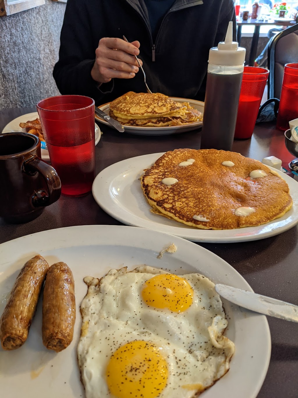 Summer Place | restaurant | 236 Kloman Ave, Republic, MI 49879, USA | 9063762419 OR +1 906-376-2419