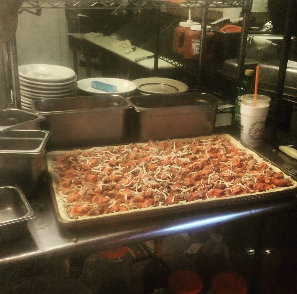 Cavros Pizzeria | restaurant | 184 Main St, East Hartford, CT 06118, USA | 8608951102 OR +1 860-895-1102