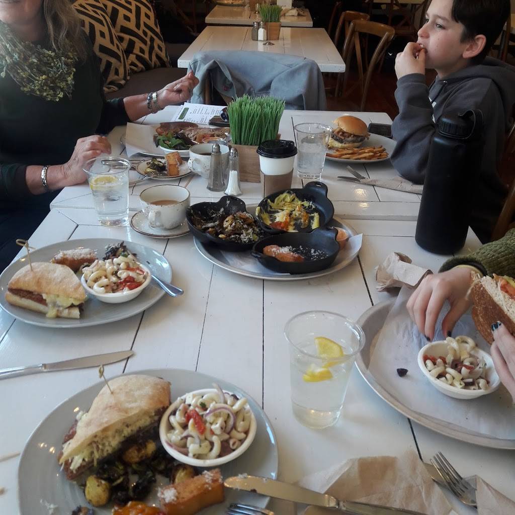 Fearrington Village | restaurant | Village Way, Fearrington, NC 27312, USA | 9195424000 OR +1 919-542-4000