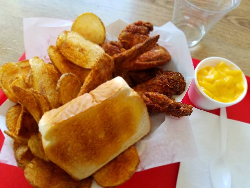 Hickory Hut | restaurant | 647 University Ave W, St Paul, MN 55104, USA | 6512249464 OR +1 651-224-9464