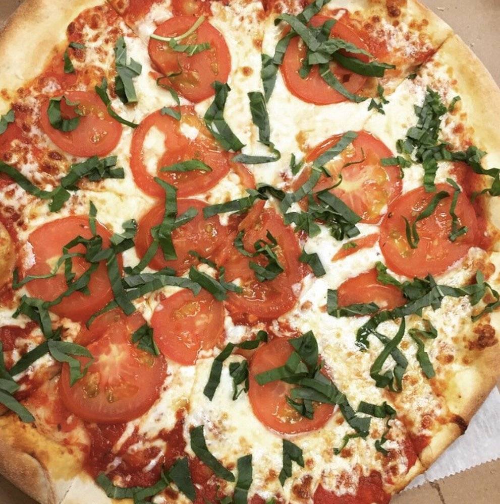 Lutinas Pizza & Subs | restaurant | 12020 S Shore Blvd, Wellington, FL 33414, USA | 5614222929 OR +1 561-422-2929