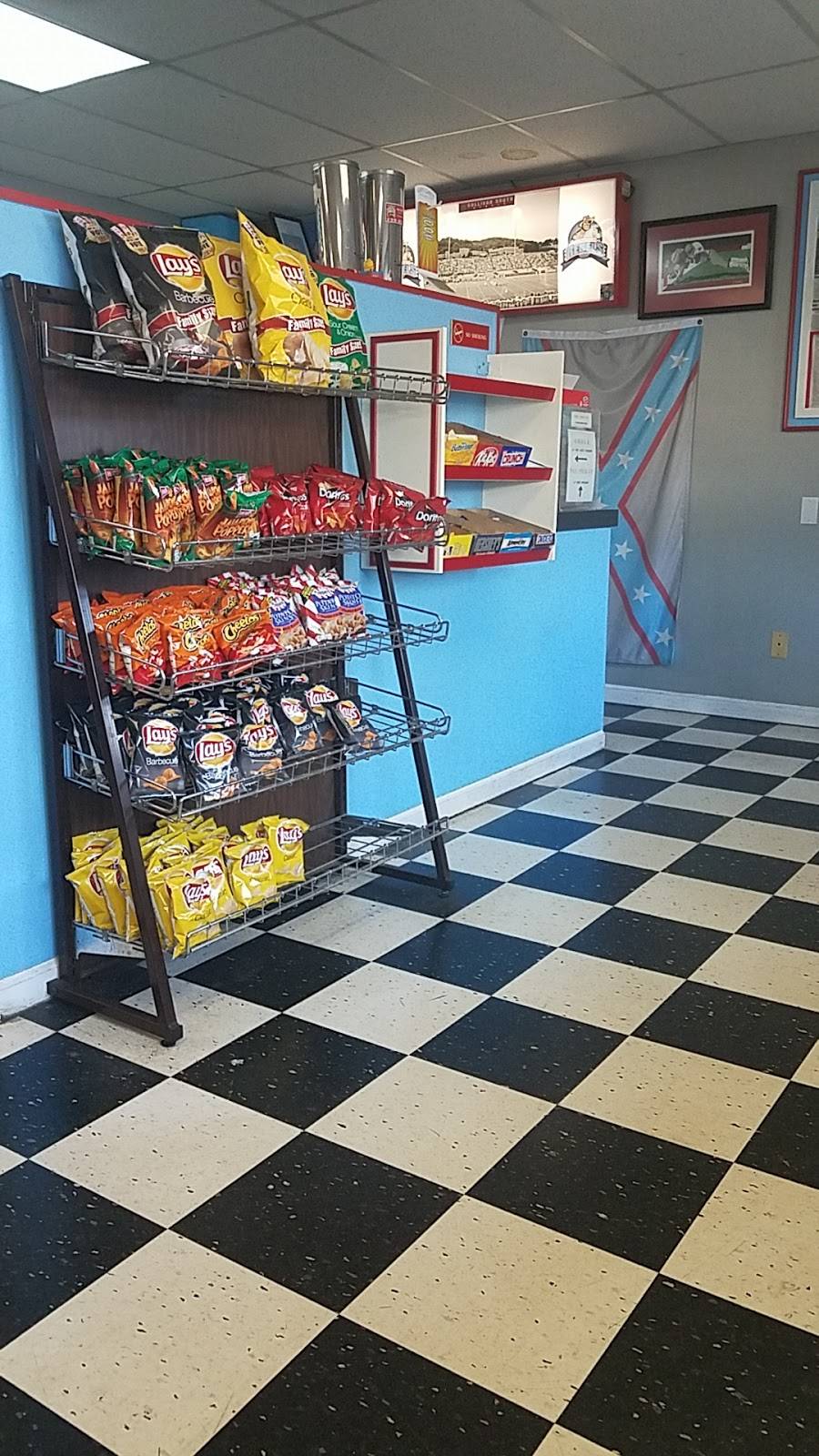 Hot Dog Hut | restaurant | 4028 Fort Henry Dr, Kingsport, TN 37663, USA | 4232398020 OR +1 423-239-8020