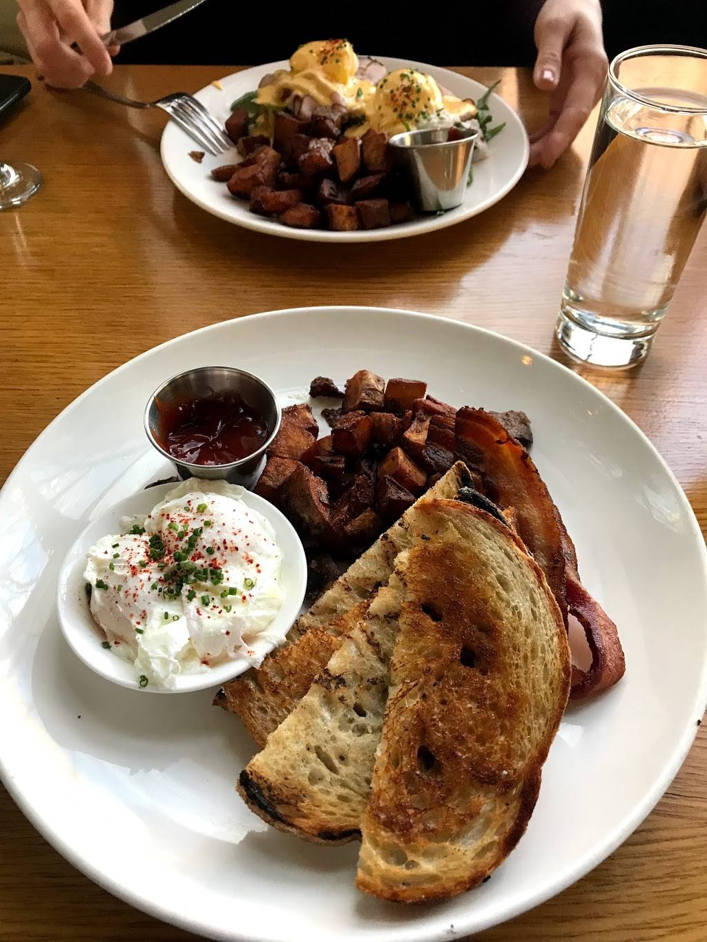 23Hoyt | restaurant | 529 NW 23rd Ave, Portland, OR 97210, USA | 5034457400 OR +1 503-445-7400