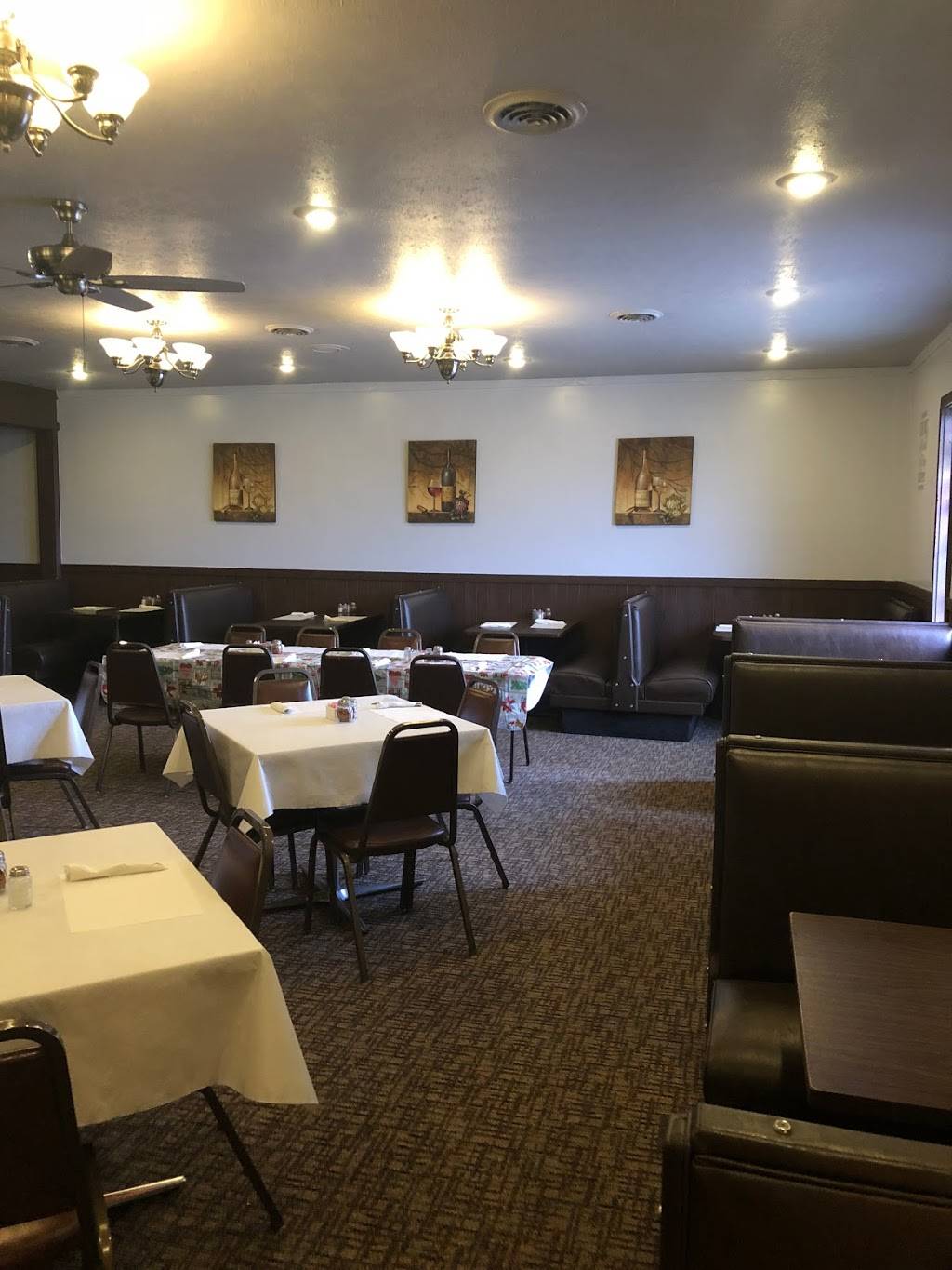 Bates Restaurant & Lounge | restaurant | 120 Johnson Dr, Uhrichsville, OH 44683, USA | 7409228822 OR +1 740-922-8822