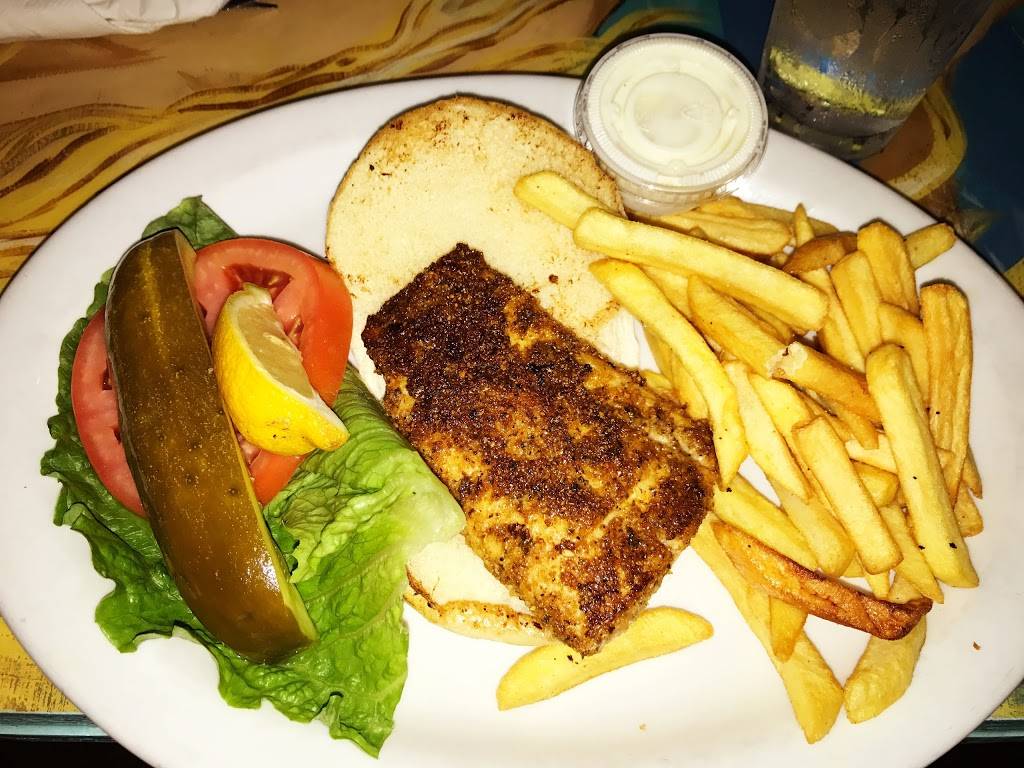 Beaches Bar And Grill | restaurant | 4299 Collins Ave, Miami Beach, FL 33140, USA | 3056721910 OR +1 305-672-1910