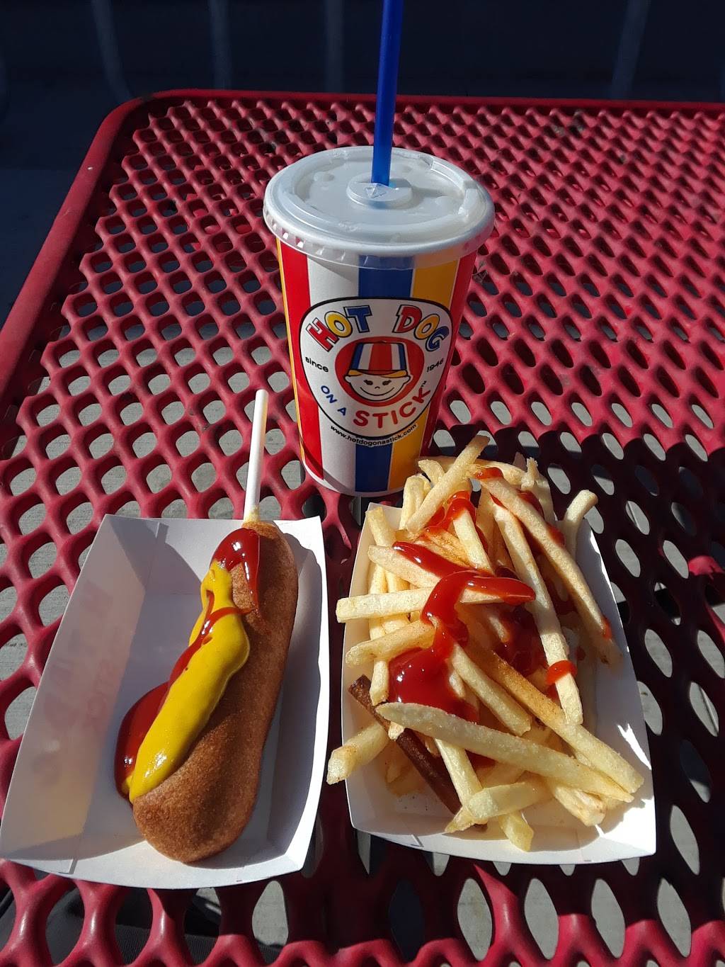 Hot Dog on a Stick | restaurant | 1815 Hawthorne Blvd #309, Redondo Beach, CA 90278, USA | 3103708833 OR +1 310-370-8833