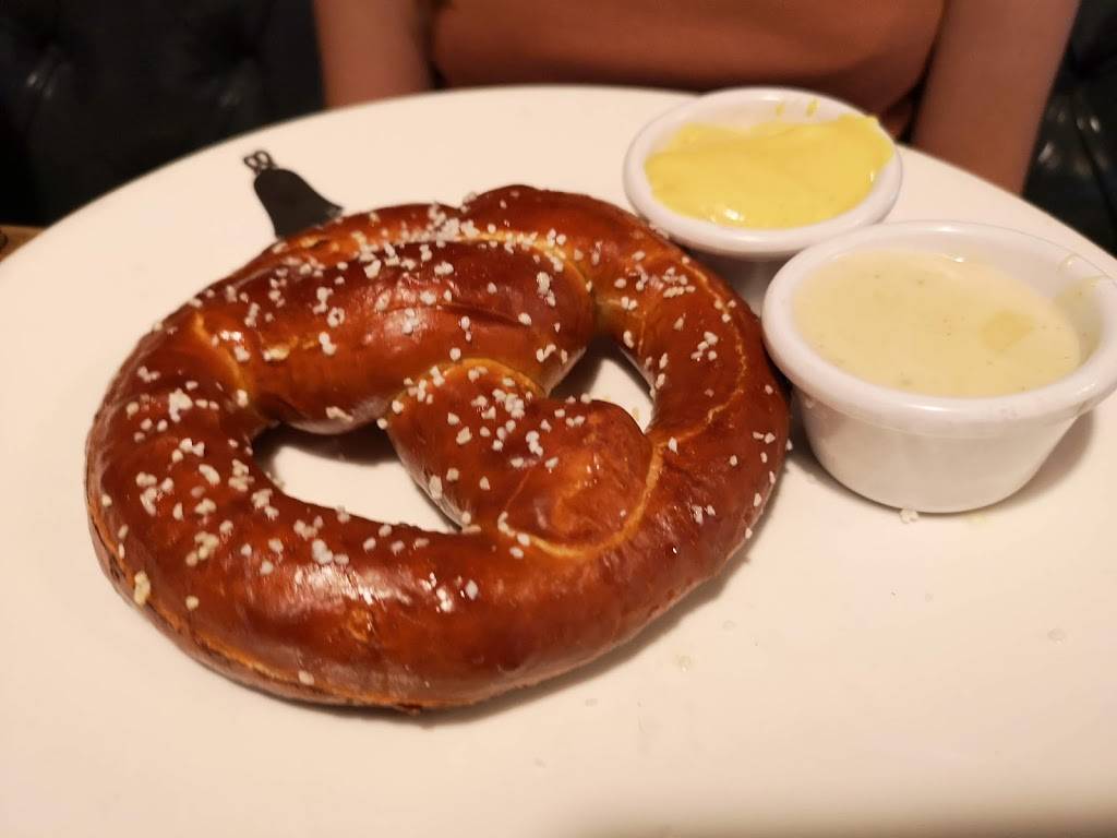 The Pretzel Bell | restaurant | 226 S Main St, Ann Arbor, MI 48104, USA | 7349942773 OR +1 734-994-2773