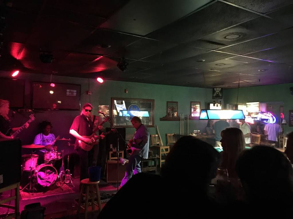 BBs Bar & Grill | restaurant | 1403 W Boynton Beach Blvd # 20, Boynton Beach, FL 33426, USA | 5617380678 OR +1 561-738-0678