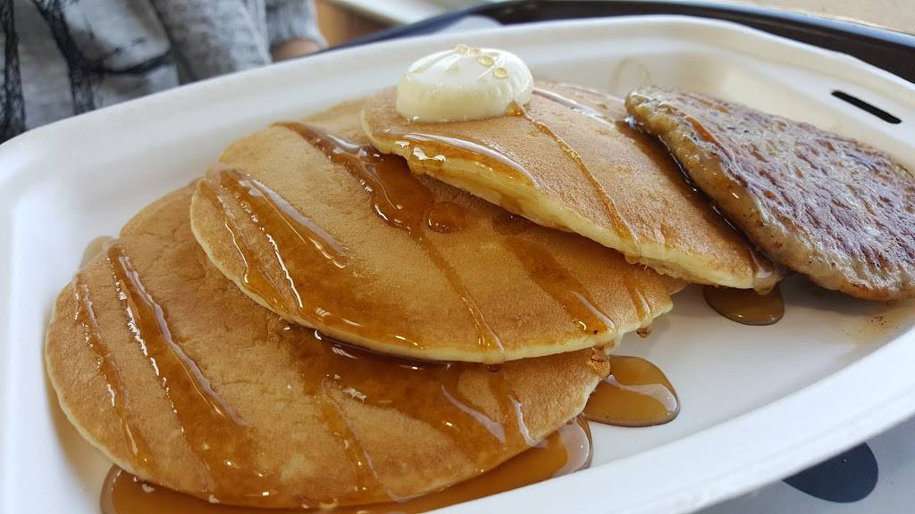 McDonalds | cafe | North Drive, 730 NJ-18, East Brunswick, NJ 08816, USA | 7322578383 OR +1 732-257-8383