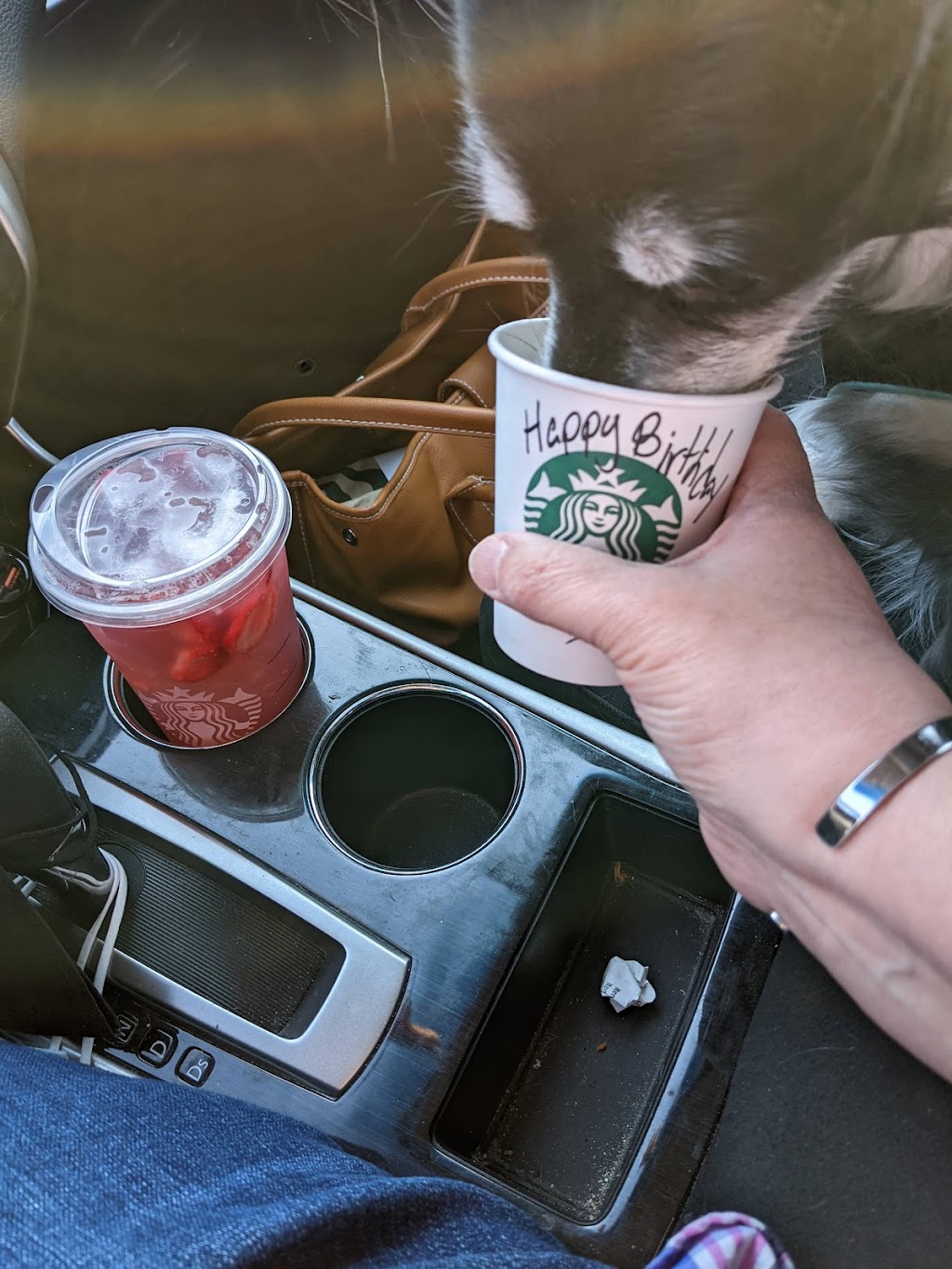 Starbucks | cafe | 2922 S 6th St, Klamath Falls, OR 97603, USA | 5418808123 OR +1 541-880-8123