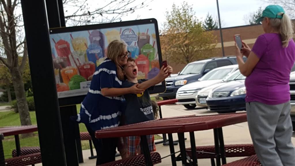 Sonic Drive-In | restaurant | 15745 W 87th St, Parkway, Lenexa, KS 66219, USA | 9133109980 OR +1 913-310-9980