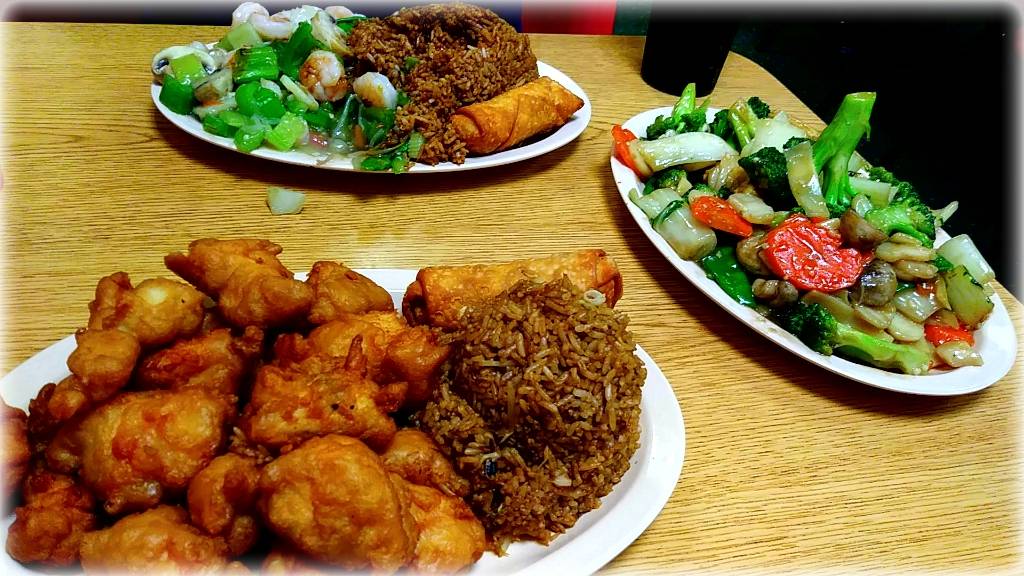 Lums Chop Suey | restaurant | 23634 Van Born Rd, Dearborn Heights, MI 48125, USA | 3132922454 OR +1 313-292-2454
