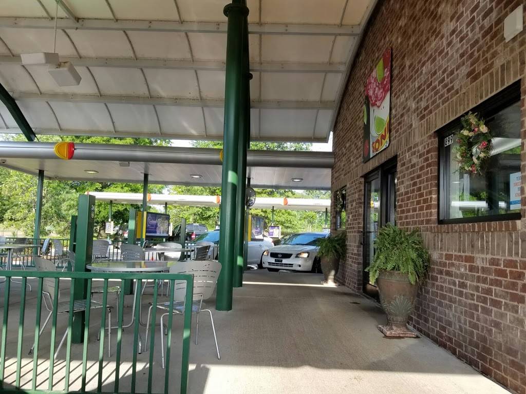 Sonic Drive-In | restaurant | 899 Church Rd W, Southaven, MS 38671, USA | 6623932987 OR +1 662-393-2987