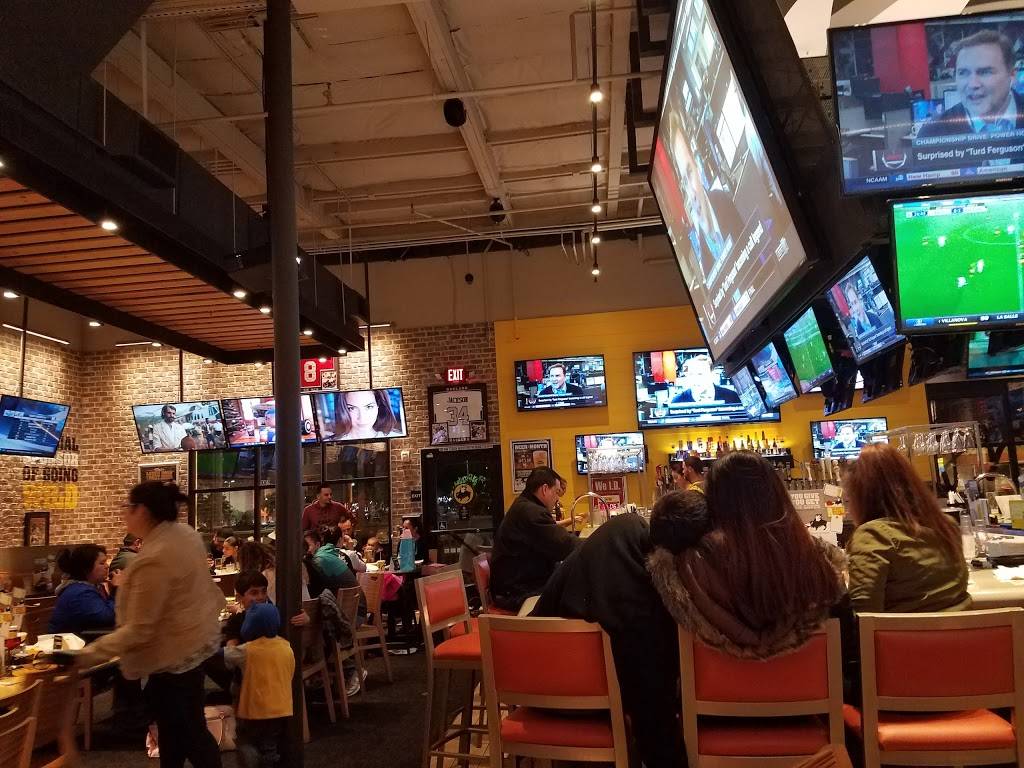 Buffalo Wild Wings | restaurant | 1988 N Main St, Salinas, CA 93906, USA | 8314492863 OR +1 831-449-2863