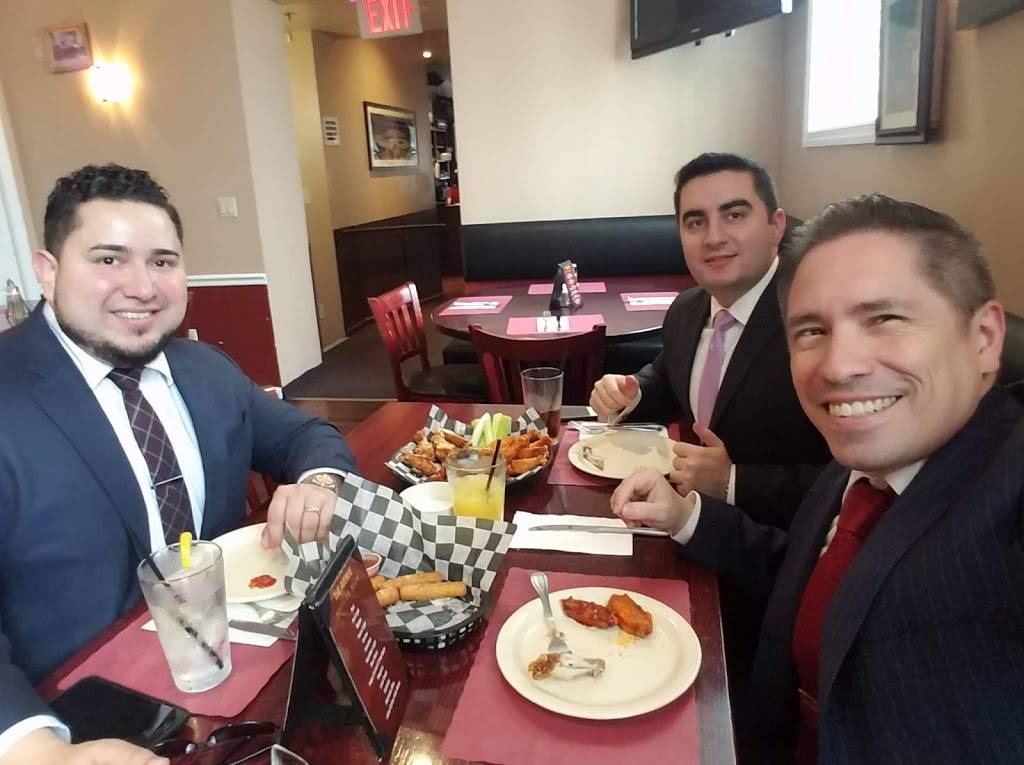 The Avenue | restaurant | 71-22 Myrtle Ave, Glendale, NY 11385, USA | 3477253853 OR +1 347-725-3853