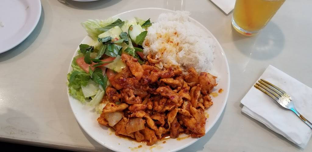 828 Pho | restaurant | 220 W 1st St, Santa Ana, CA 92701, USA | 7145680338 OR +1 714-568-0338