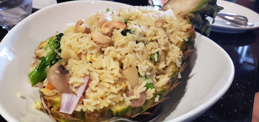 Thai Hotspot Fusion Cuisine | restaurant | 1414 King St E #17, Courtice, ON L1E 3B4, Canada | 9055763377 OR +1 905-576-3377