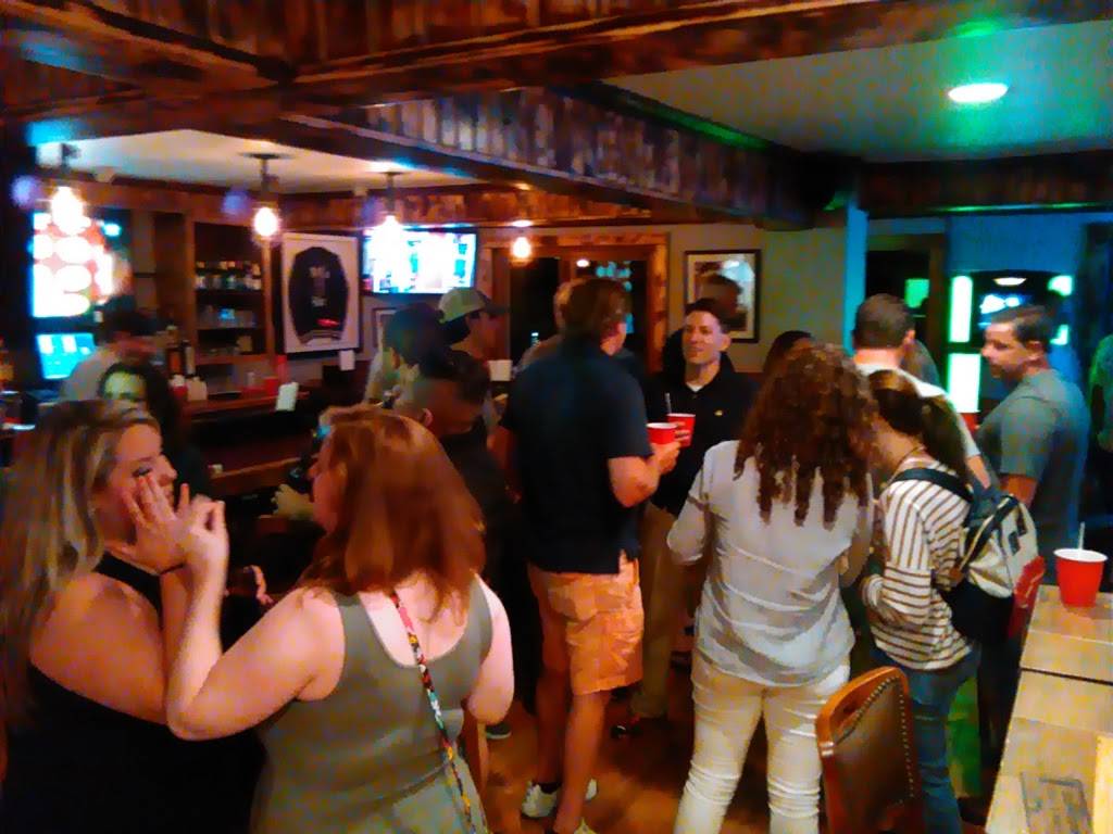 Dels Bar & Grill | restaurant | 129 Pine Hollow Rd, Oyster Bay, NY 11771, USA | 5169224444 OR +1 516-922-4444