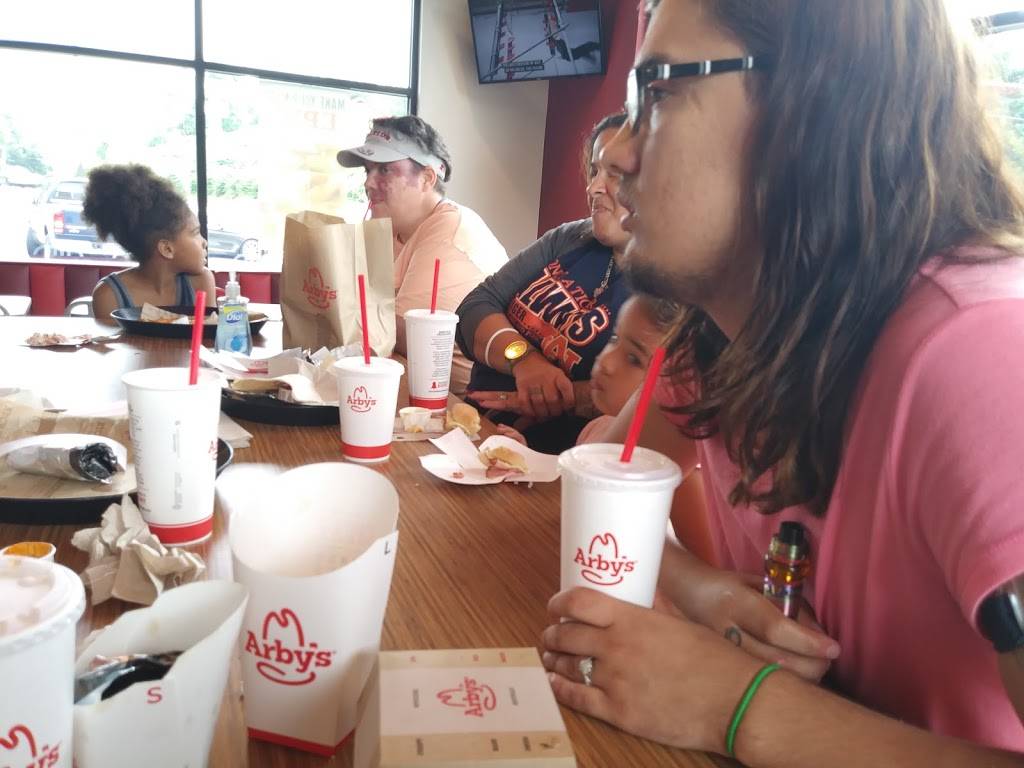 Arbys | restaurant | 332 Quillian St, Cleveland, GA 30528, USA | 7062191748 OR +1 706-219-1748