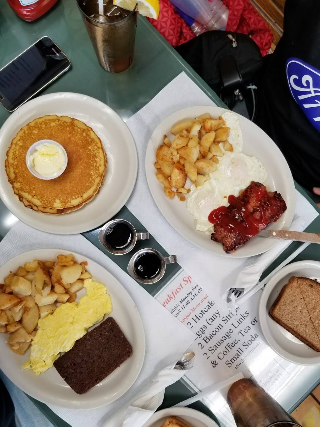 Guildays | restaurant | 2725 Pulaski Hwy, Newark, DE 19702, USA | 3023661241 OR +1 302-366-1241