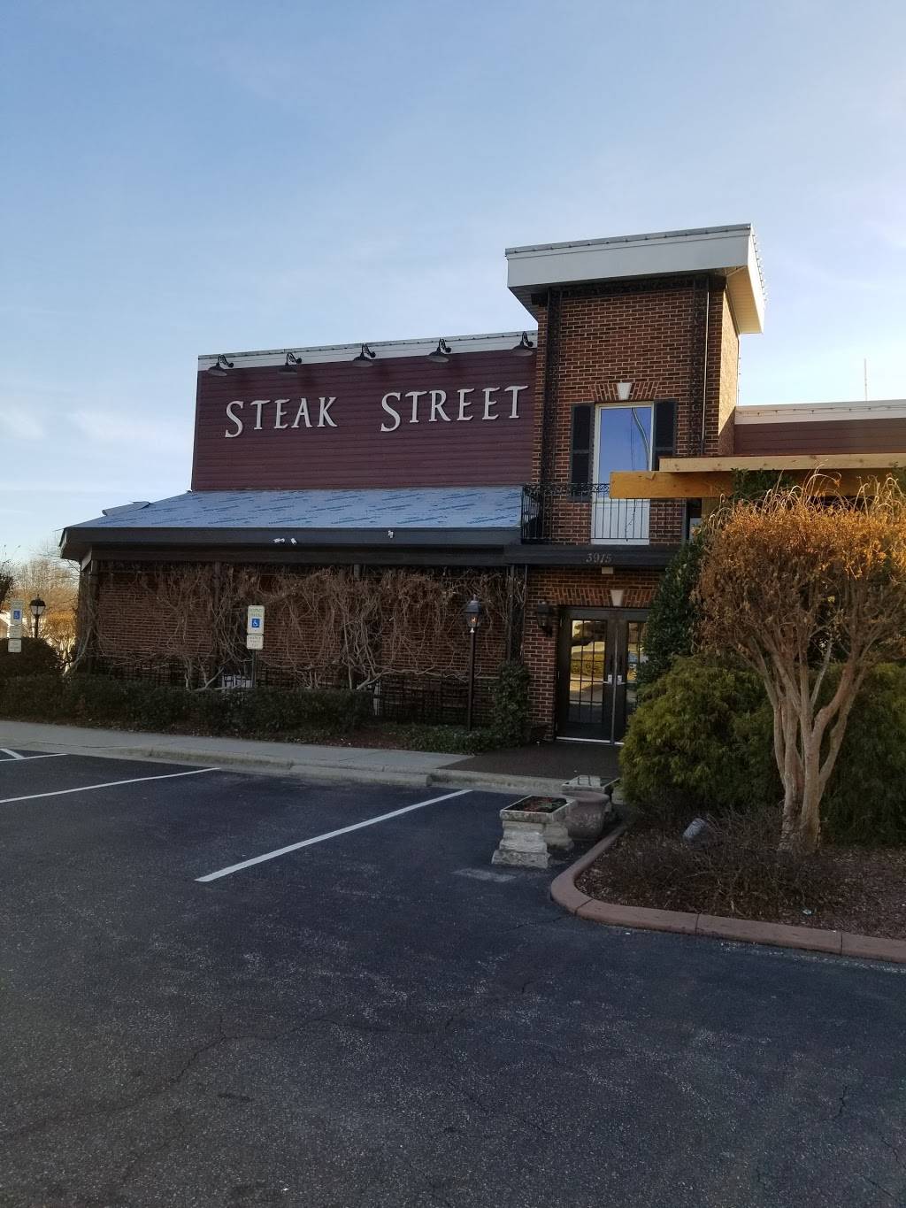 Steak Street | restaurant | 3915 Sedgebrook St, High Point, NC 27265, USA | 3368410222 OR +1 336-841-0222