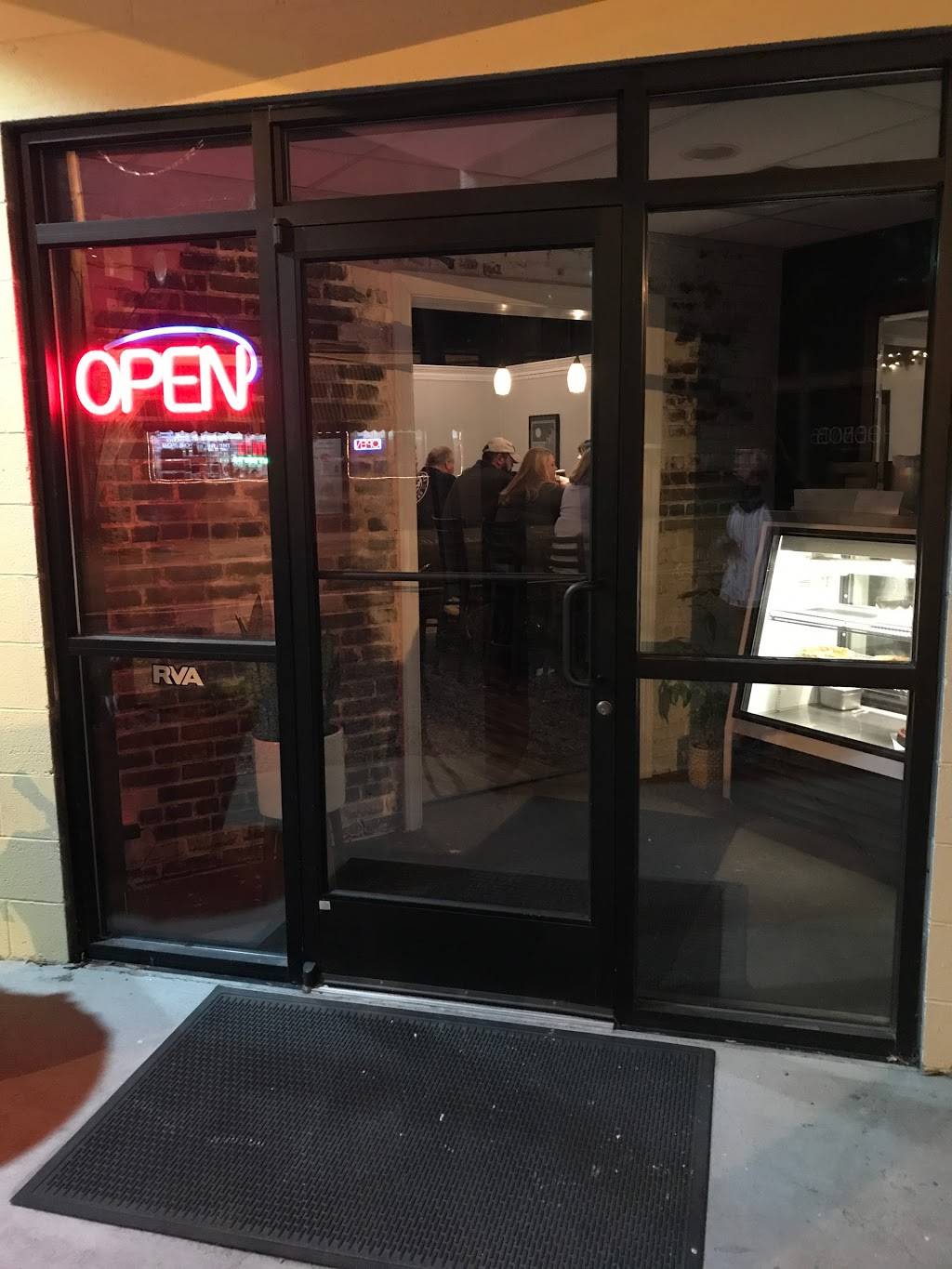 Hobnob | restaurant | 6010 Hermitage Rd, Richmond, VA 23228, USA | 8042647400 OR +1 804-264-7400