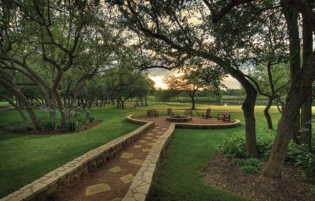 Grey Rock Golf and Tennis | restaurant | 7401 TX-45, Austin, TX 78739, USA | 5122884297 OR +1 512-288-4297