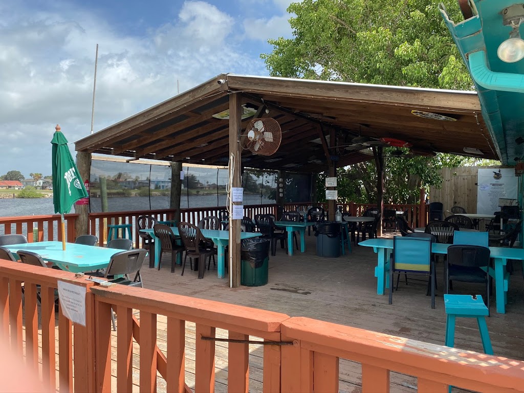 Pelicans Pub | restaurant | 1001 E Port Dr, Port Mansfield, TX 78598, USA | 9569442848 OR +1 956-944-2848