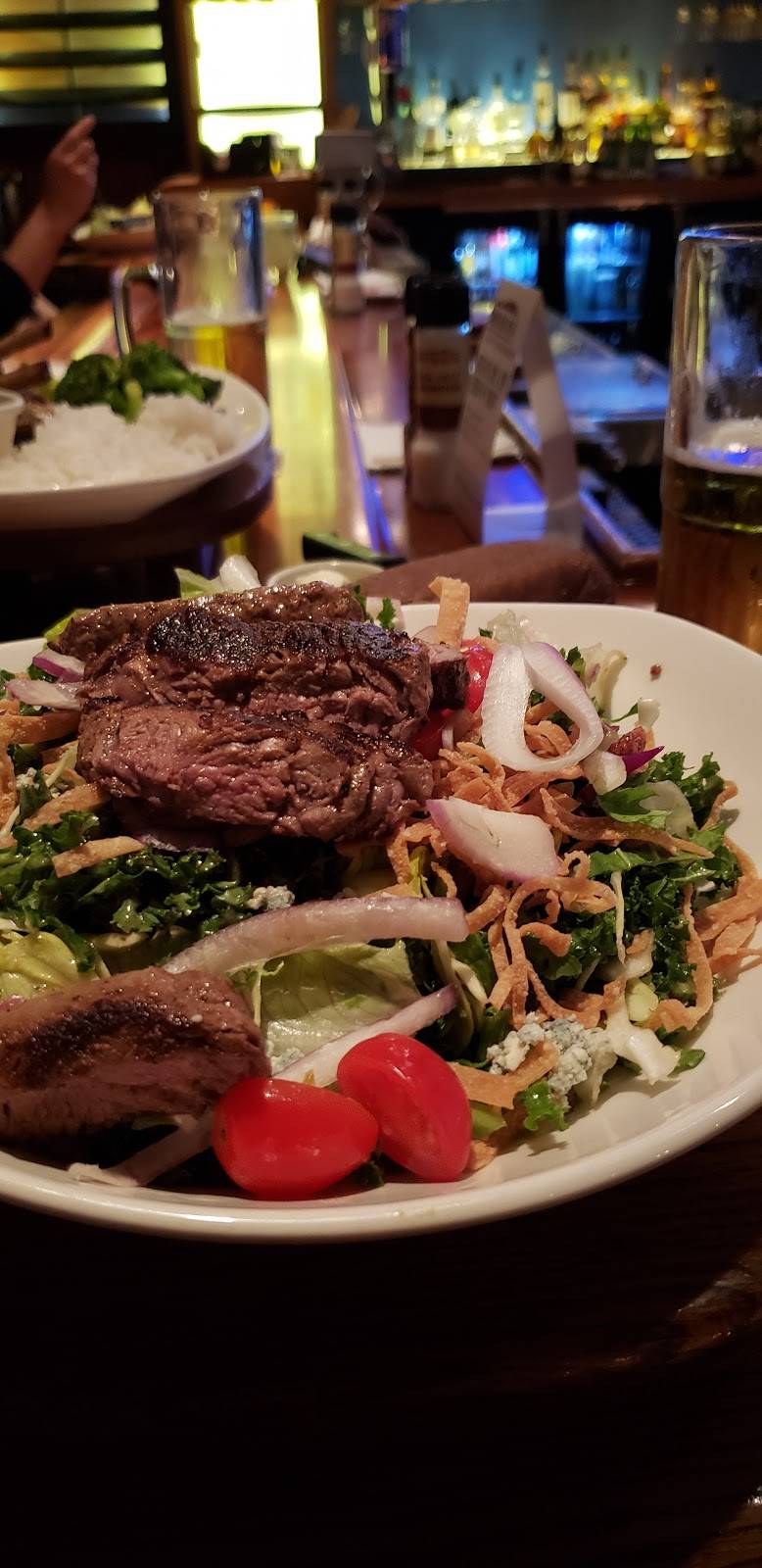 Outback Steakhouse | restaurant | 1761 N Victory Pl, Burbank, CA 91502, USA | 8185672717 OR +1 818-567-2717