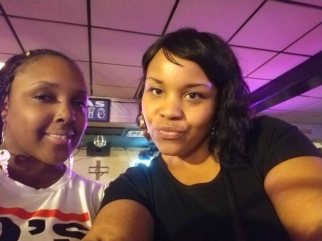 Apple Bar and Grill | restaurant | 3502 Walnut St, Harrisburg, PA 17109, USA | 7173179967 OR +1 717-317-9967