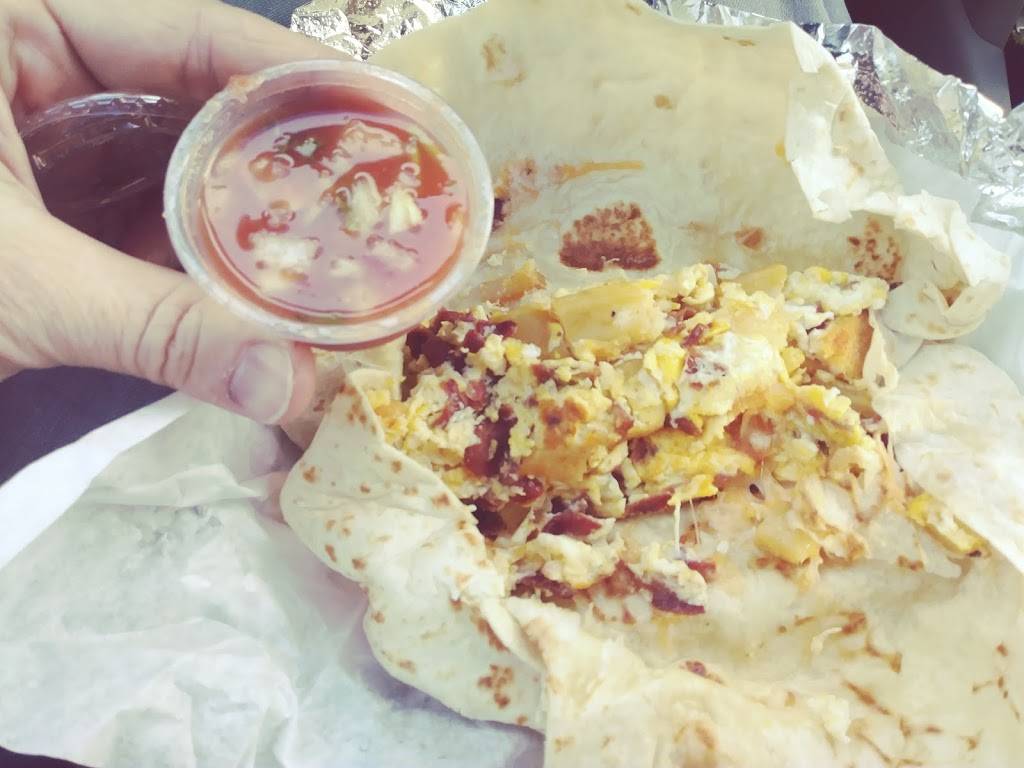 El Pueblito Restaurant | restaurant | 1437 Tollhouse Rd, Clovis, CA 93611, USA | 5592982068 OR +1 559-298-2068