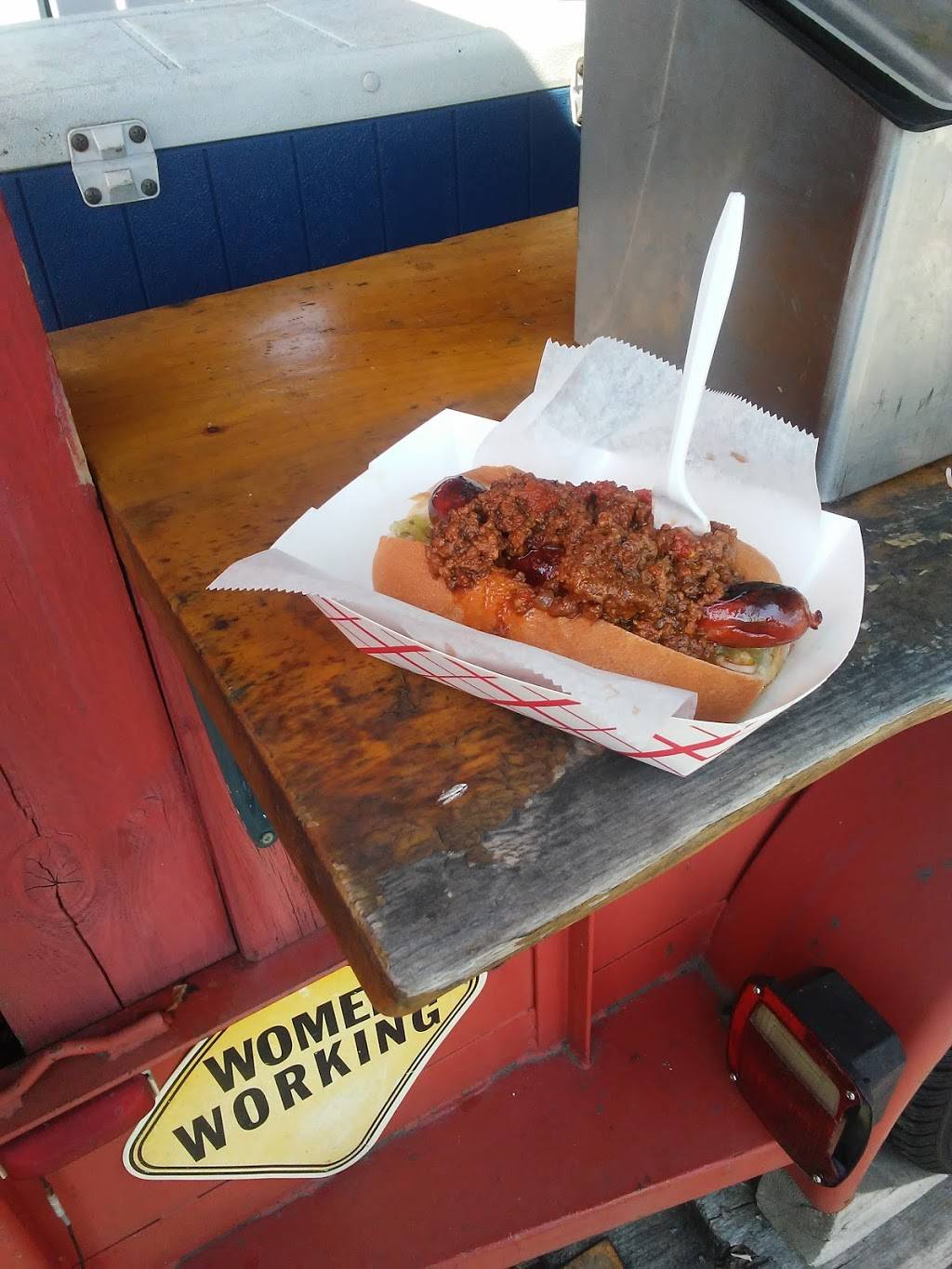 Snappy Dogs | meal takeaway | 93 E Main St, Hopkinton, MA 01748, USA | 6173837627 OR +1 617-383-7627