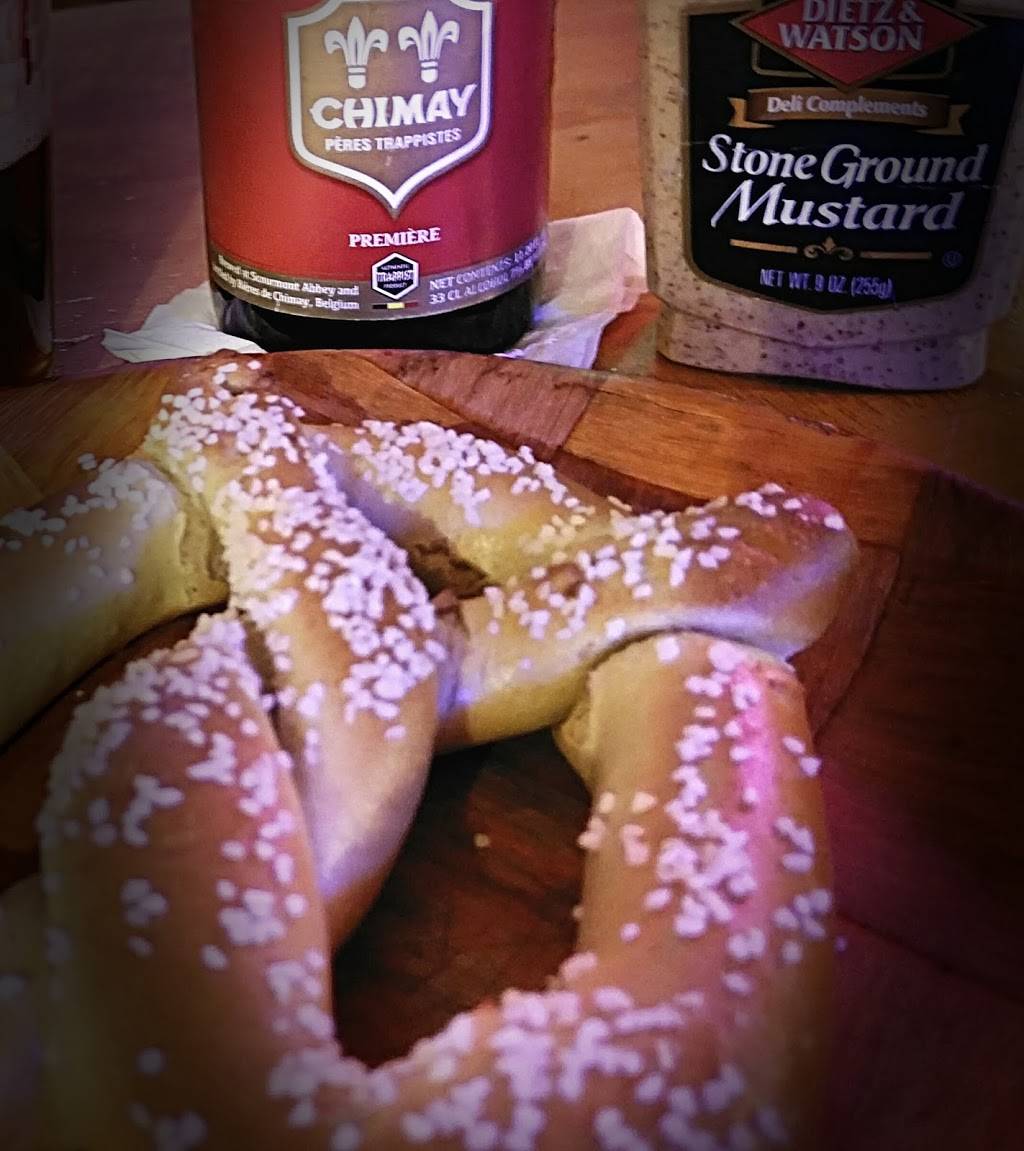 Mr Dunderbaks | restaurant | 1700 W Intl Spwy Blvd #210, Daytona Beach, FL 32114, USA | 3862581600 OR +1 386-258-1600