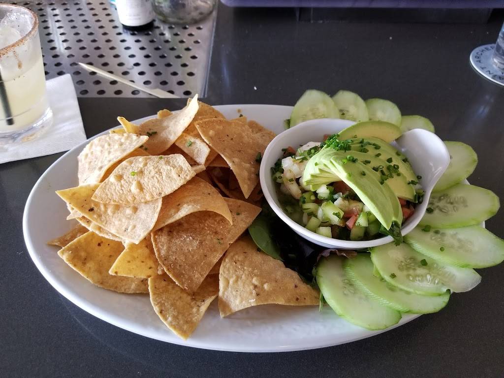 Mavericks Beach Club | restaurant | 860 Garnet Ave, San Diego, CA 92109, USA | 8589990348 OR +1 858-999-0348