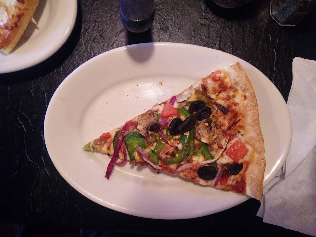 Pizza Hut | restaurant | 1031 Oak Harbor Rd, Fremont, OH 43420, USA | 4193342661 OR +1 419-334-2661