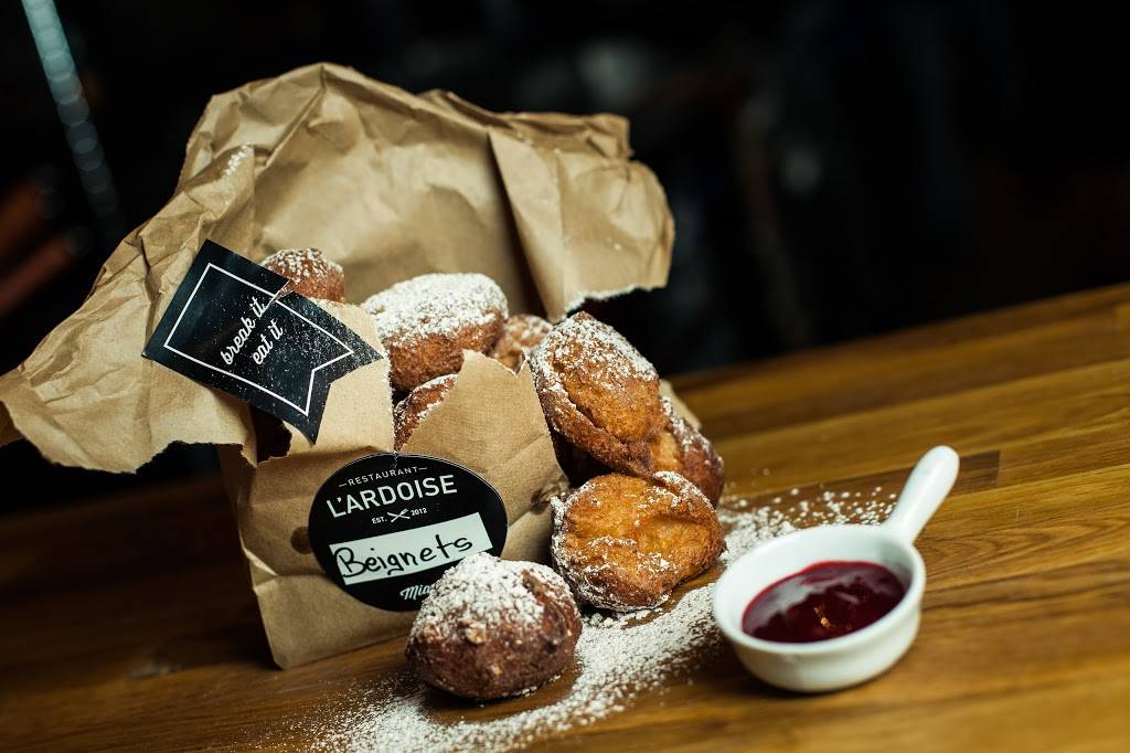 Restaurant LArdoise | restaurant | 327 Boulevard Curé-Labelle, Sainte-Thérèse, QC J7E 2Y2, Canada | 4504302988 OR +1 450-430-2988