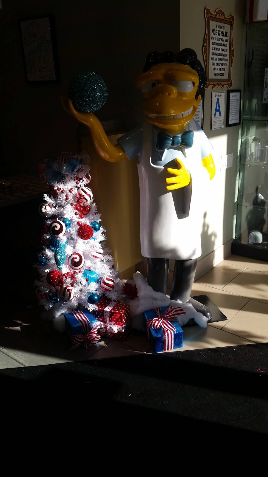 Moe’s Cafe | restaurant | 10201 Pico Blvd, Los Angeles, CA 90064, USA | 3103692670 OR +1 310-369-2670