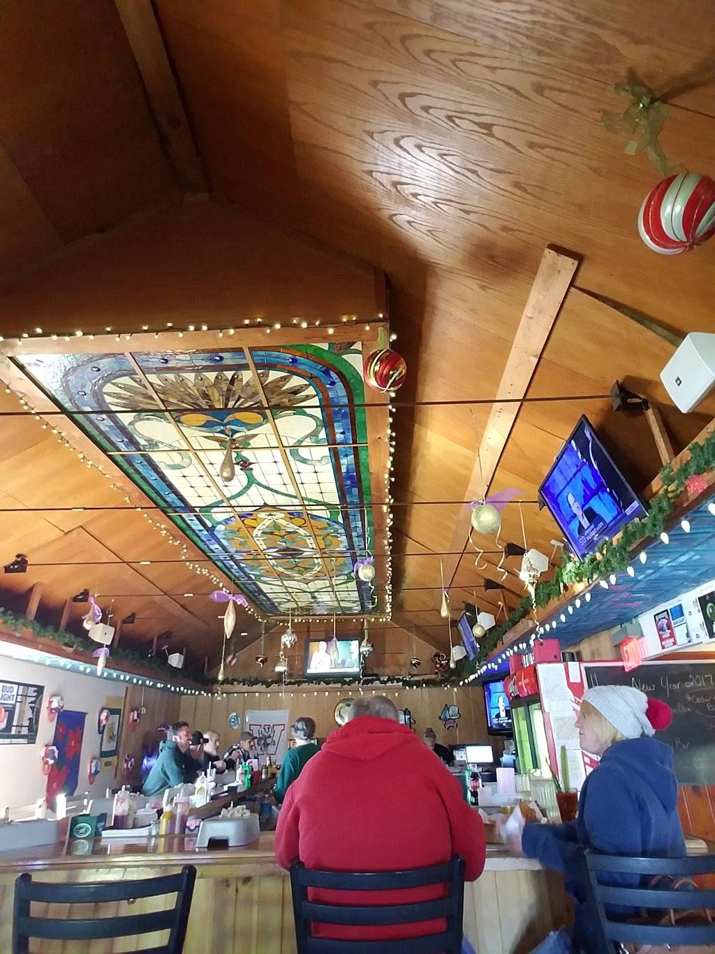 Wedges | restaurant | 2006 N County Road E, Janesville, WI 53548, USA | 6087571444 OR +1 608-757-1444