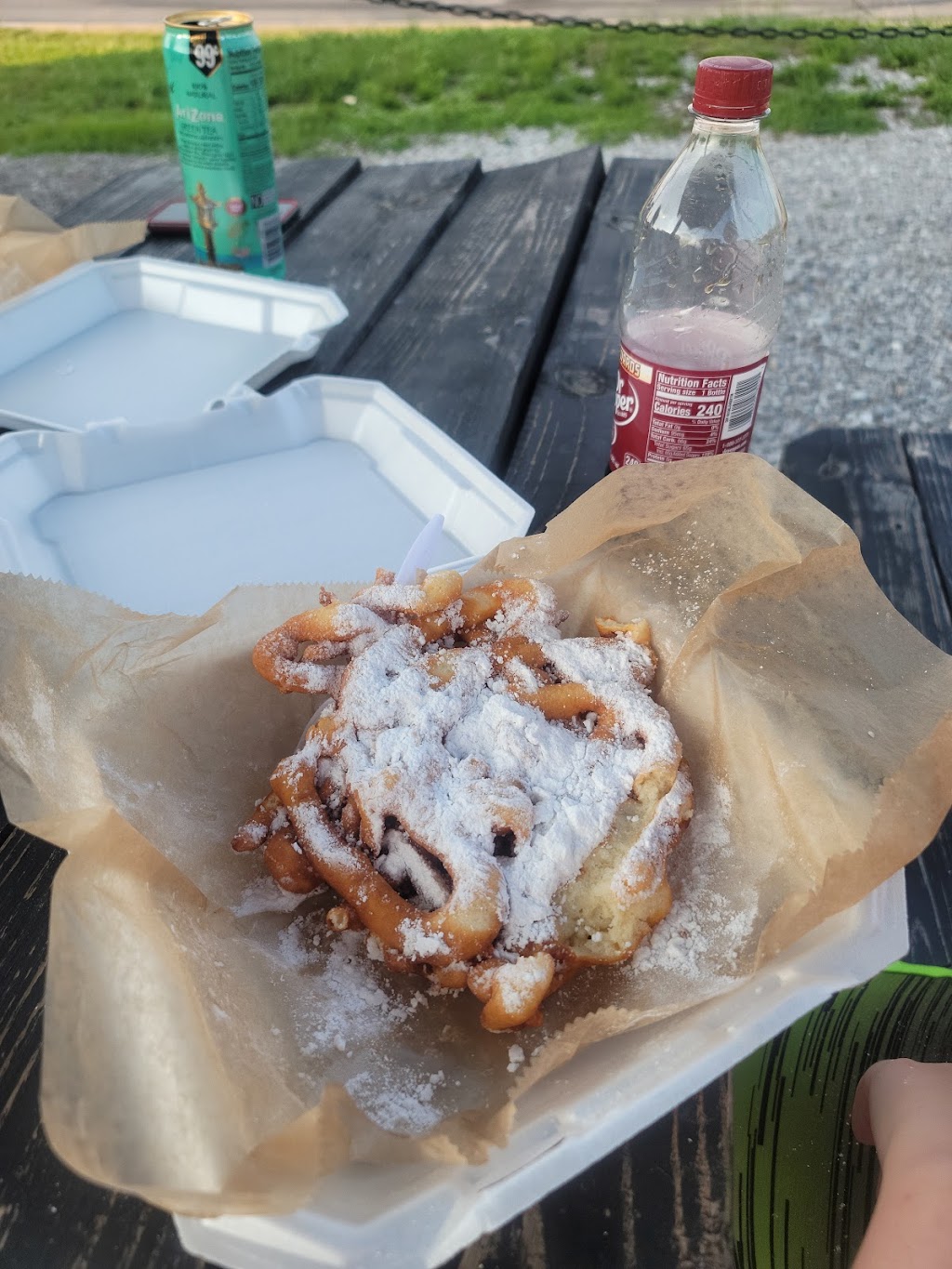 Southern sweets | restaurant | 2558 Jacksboro Pike, Jacksboro, TN 37757, USA | 8657220801 OR +1 865-722-0801