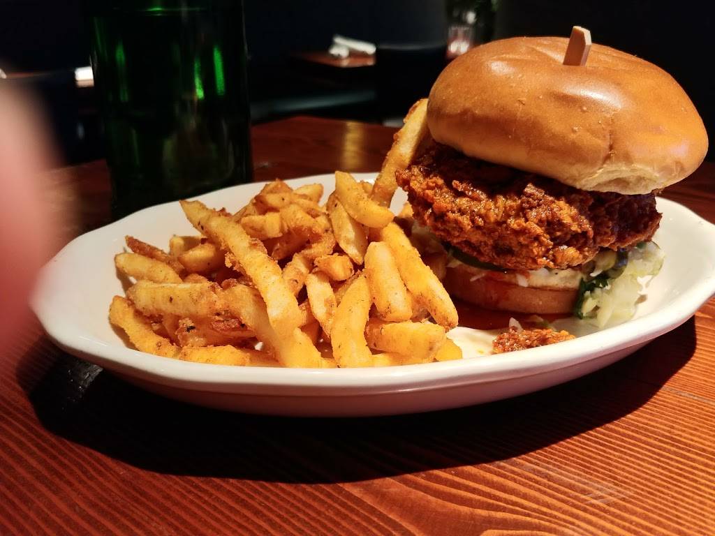 Hogshead Kansas City | restaurant | 4743 Pennsylvania Ave, Kansas City, MO 64112, USA | 8163212929 OR +1 816-321-2929