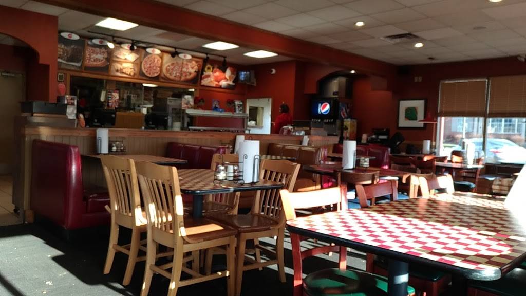 Pizza Hut | restaurant | 3601 Buechel Bypass, Louisville, KY 40218, USA | 5024796065 OR +1 502-479-6065