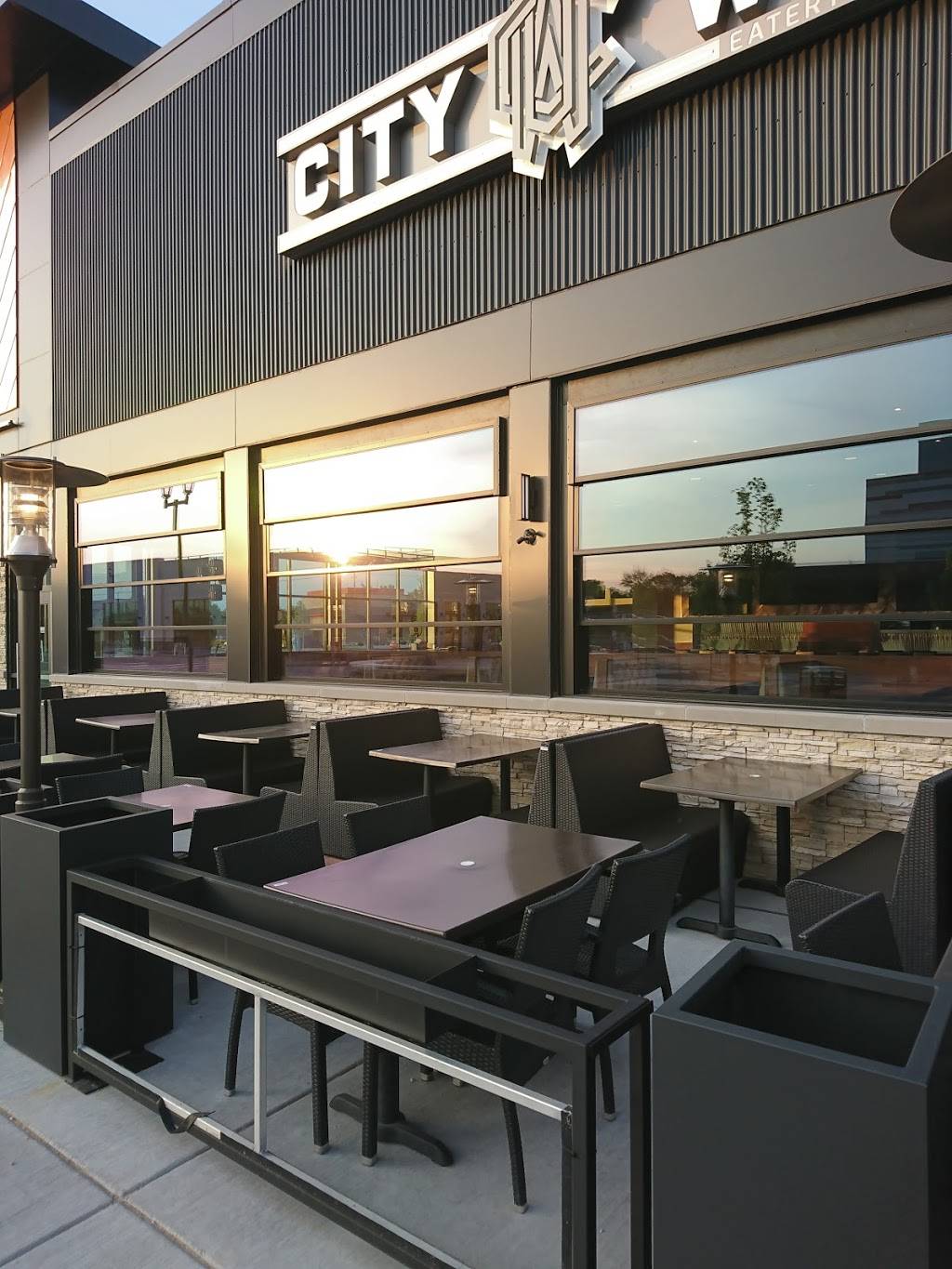 City Works - Wheeling | restaurant | 365 W Dundee Rd, Wheeling, IL 60090, USA | 8479410990 OR +1 847-941-0990